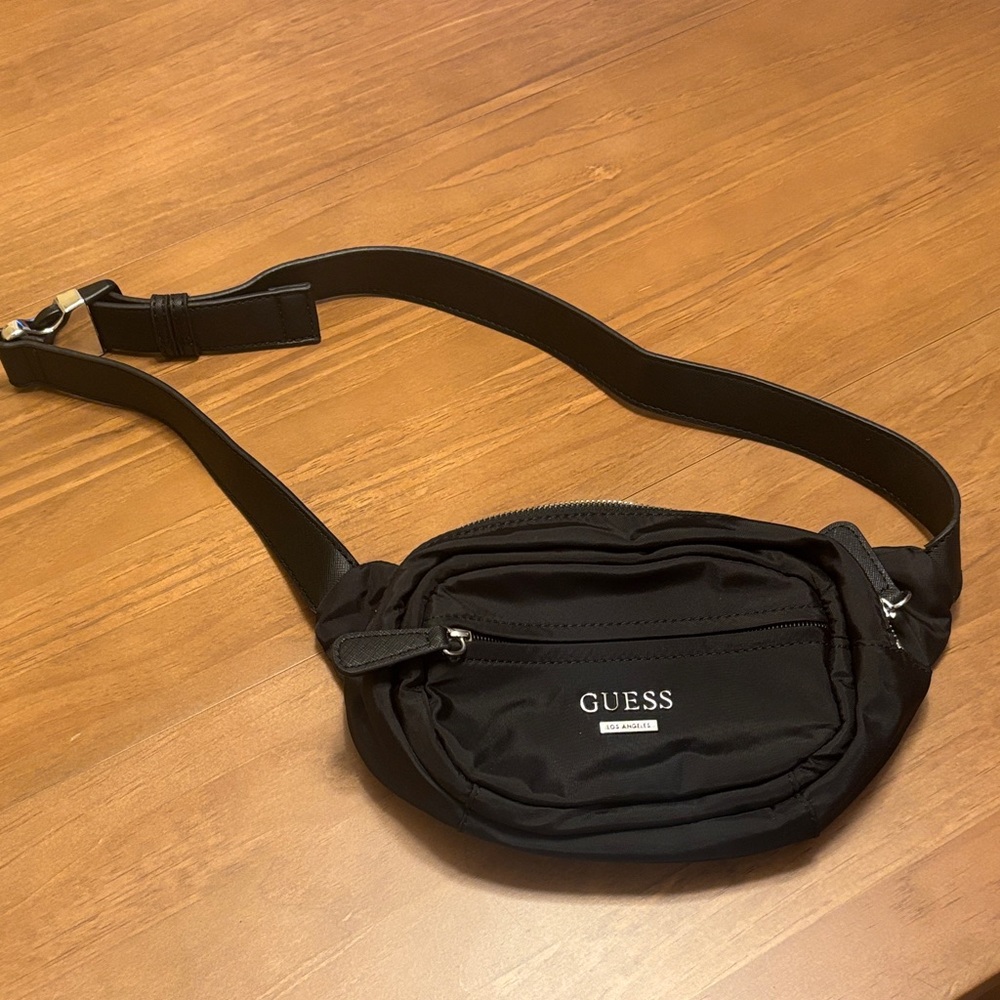 GUESS Black Crossbody / Fanny Pack